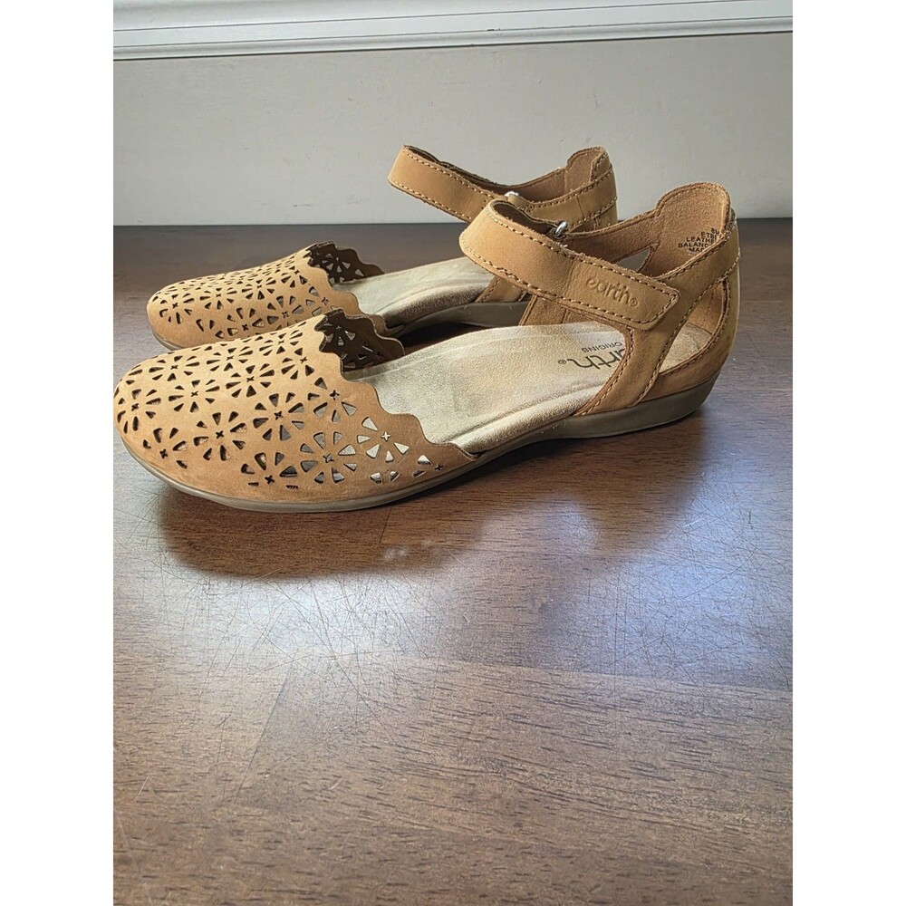 Earth Origins Bronnie Perforated Leather Mary Jane Sandals Size 8M - Picture 3 of 14